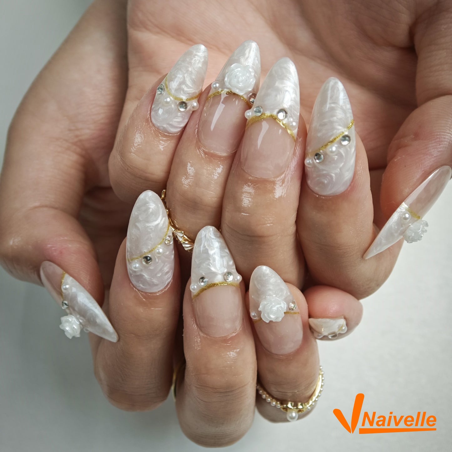 Naivelle Press On Nails Middle White-Wedding-C28