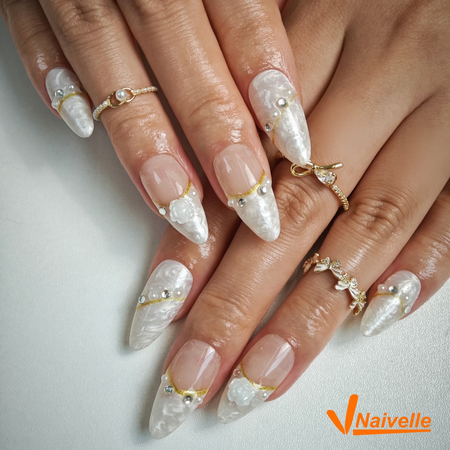 Naivelle Press On Nails Middle White-Wedding-C28