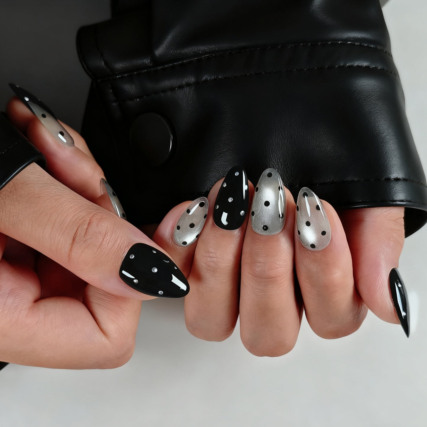 Naivelle Press On Nails Short Silver-Daily-S126