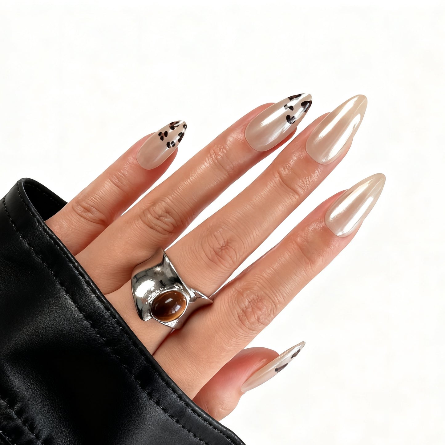 Naivelle Press On Nails Middle Beige-Polka Dots-S146