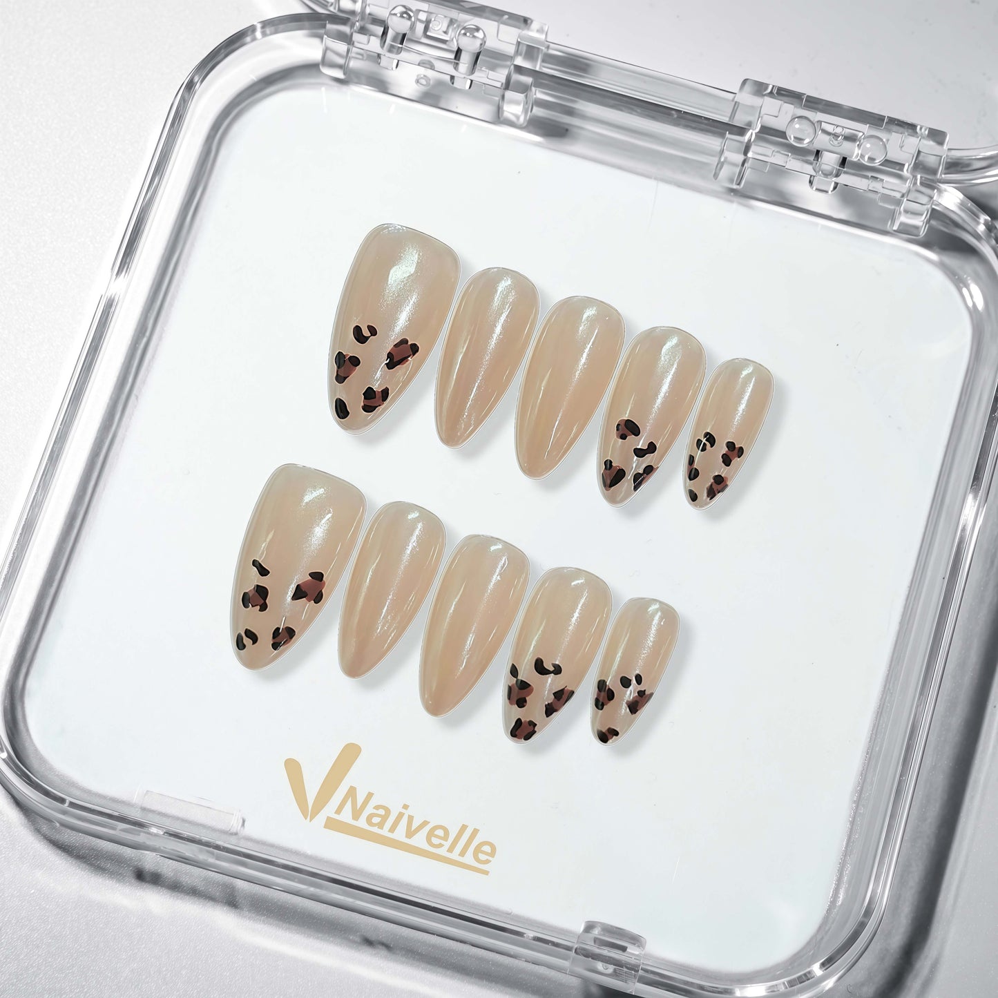 Naivelle Press On Nails Middle Beige-Polka Dots-S146