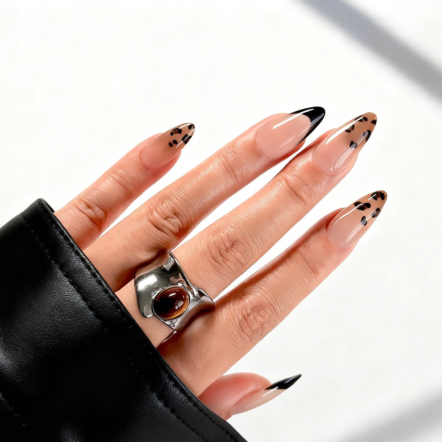 Naivelle Press On Nails Middle Black-Polka Dots-S145