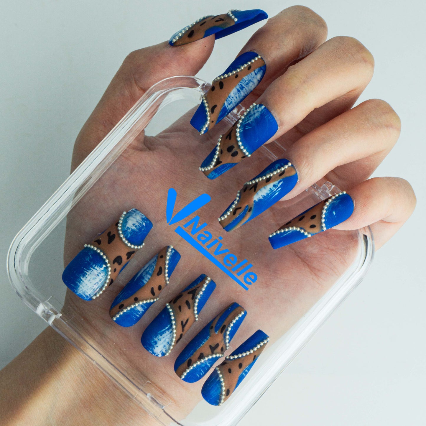 Naivelle_Press_On_Nails_Long_Blue-Party-A1312_Hands-on