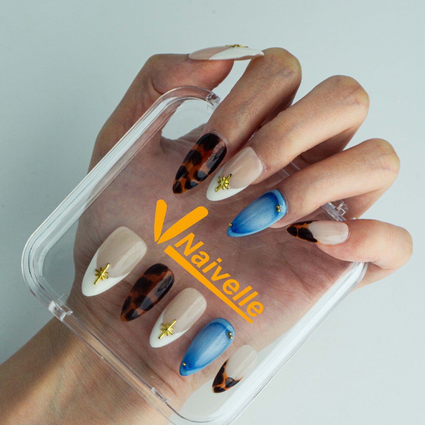 Naivelle_Press_On_Nails_Middle_Colour-Party-A991_Hands-on