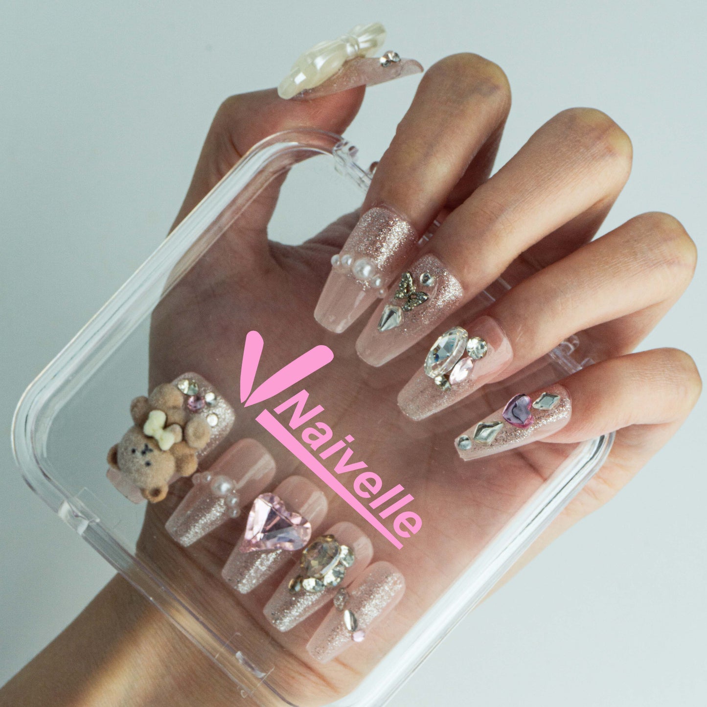 Naivelle_Press_On_Nails_Middle_Pink-Dating-A105_Hands-on