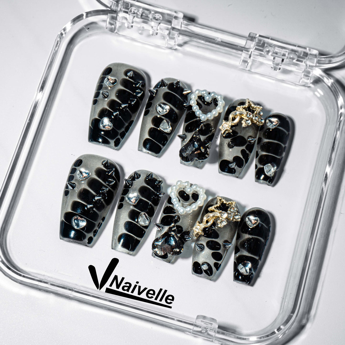 Naivelle_Press_On_Nails_Middle_Black-Concert_3D_Nailart-A782