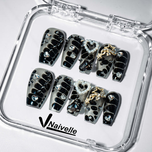 Naivelle_Press_On_Nails_Middle_Black-Concert_3D_Nailart-A782
