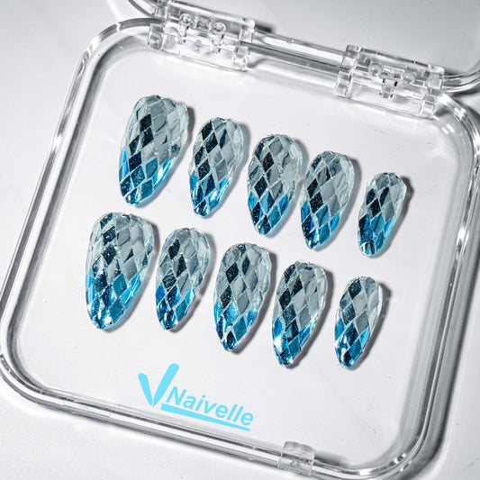 Naivelle_Press_On_Nails_Middle_Blue-Winter_3D_Nailart-A622
