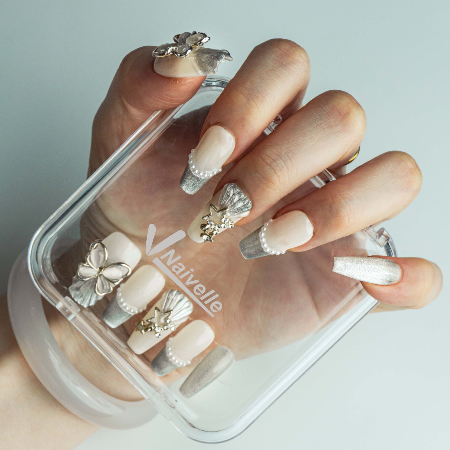 Naivelle_Press_On_Nails_Middle_Grey-3Dnails-152 Hands-on
