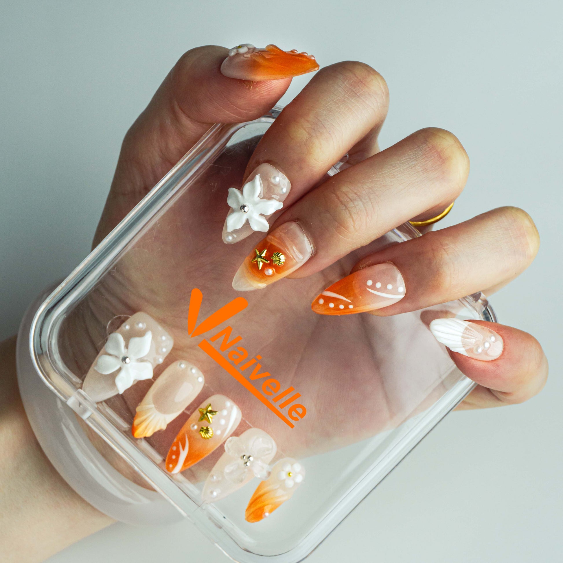 Naivelle Press On Nails Middle Orange-Fall Nails-A2099 Hands-on