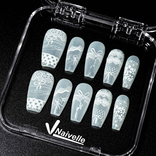 Naivelle_Press_On_Nails_Middle_White-Christmas-A406